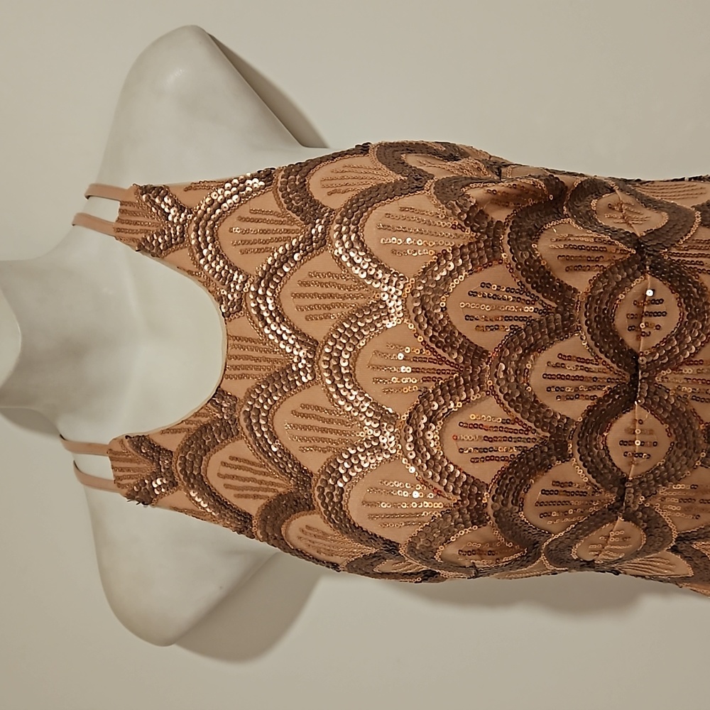 Morgan & Co. rose gold sequin scallop pattern lined sz. 3/4 sleeveless - Picture 5 of 14